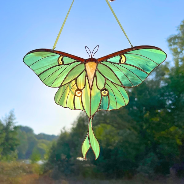 Atrapasueños de polilla luna en vidrieras / Regalos para el Día de la Madre / Adornos de mariposas para ventanas / Adornos de jardín / Decoración de pared única
