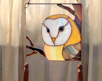 Barn owl stained glass window hangings / Barn owl barn owl wall art / Owl house stained glass suncatcher / Holiday decor / Owl suncatcher