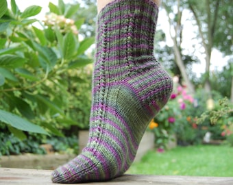 Jenn's Subtle Majiks socks pattern