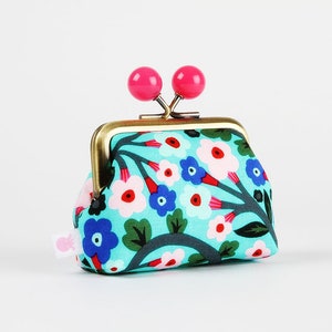 Metal frame coin purse with color bobbles - Soma aqua - Color mum / Kisslock fabric wallet / Monika Forsberg / green blue pink red flowers