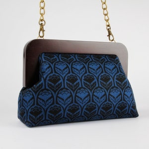 Wooden frame clutch bag with chain strap - Scallop flower canvas in glory  - Trip purse / Loes Van Oosten / Kisslock handbag