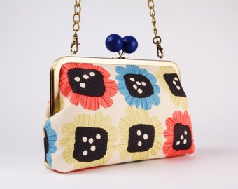 Metal frame bag with shoulder strap - Nordic flowers on off white - Little handbag / Kisslock fabric purse / Clasp frame clutch