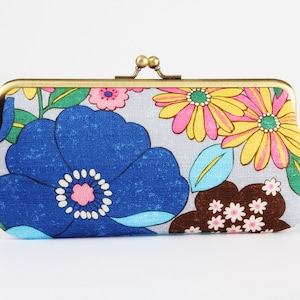 Trousse à lunettes à fermoir métal - Sopo retro fleurs bleues - Long purse / Etui à lunettes d'inspiration vintage