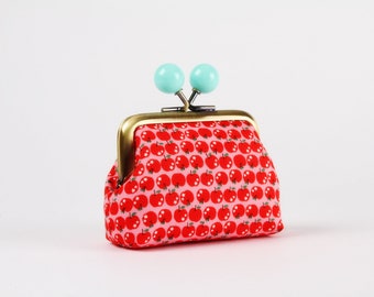 Metal frame coin purse with color bobbles - Chibi apples on pink - Color mum / Kisslock fabric wallet / Japanese fabric