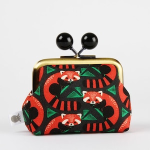 Metal frame coin purse with color bobbles - Red pandas on green - Color mum / Kisslock fabric wallet / Black orange / Panda forest