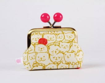 Metal frame coin purse with color bobbles - Stack-o-cats in mustard yellow - Color mum / Kiss lock fabric wallet / Sarah Watts / pink