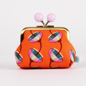 Metal frame coin purse with color bobbles - Bell ringer in tangerine - Color mum / Anna Maria Horner / Kiss lock fabric wallet / flowers