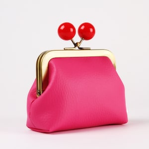 Metal frame coin purse with color bobble - Hot pink - Color dad in faux leather / Kisslock wallet