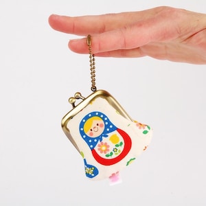 Coin purse keychain - Matryoshkas - Cutie purse / Kiss lock mini purse / Japanese fabric / Kawaii russian dolls / pink blue orange