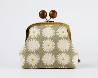 Metal frame clutch bag - Big daisies in gray - Color wooden bobble purse /  Kisslock cosmetic case / Retro flowers