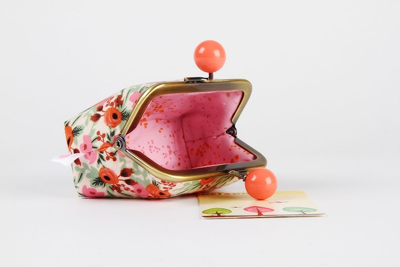 Color mum japanese fabric Cotton and Steel Kisslock change pouch Metal frame coin purse with color bobbles Rosa blush