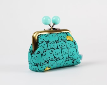 Metal frame coin purse with color bobbles - Stack-o-cats in teal green - Color mum / Kiss lock fabric wallet / Sarah Watts / gold