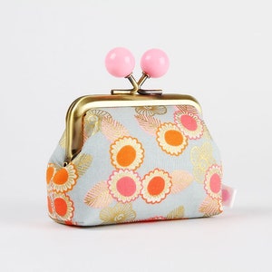 Metal frame coin purse with color bobbles - Embroidered floral in steel - Color mum / Kiss lock fabric wallet / Pink orange flowers