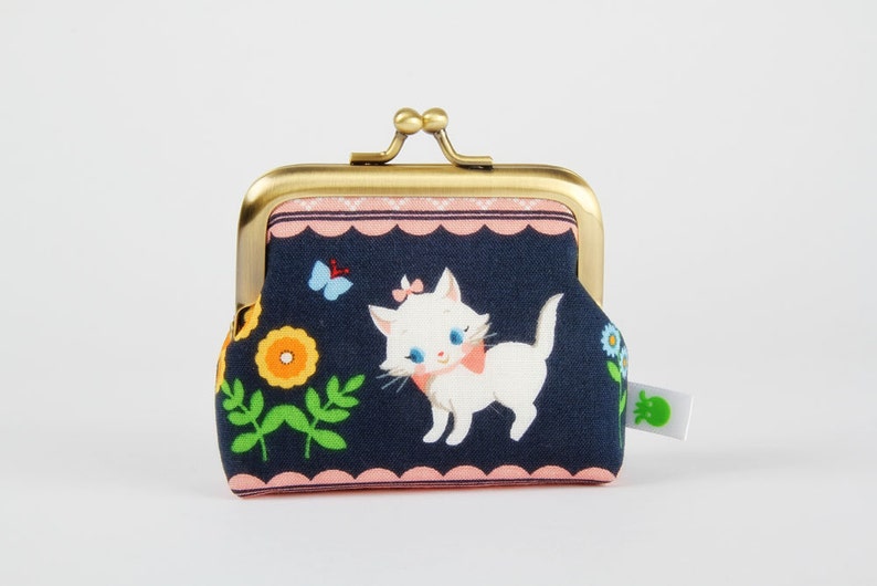 Deep mum Mary the Aristocat metal frame purse image 2