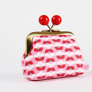 Metal frame coin purse with color bobbles - Tiny retro flowers in pink  - Color mum / Kisslock fabric wallet / Clasp purse / blue red