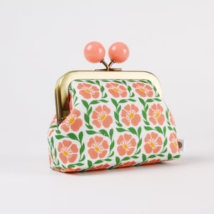 Metal frame coin purse with color bobble - Fragrant in pink - Color dad / Loes Van Oosten / kisslock fabric wallet
