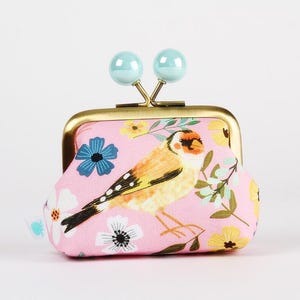 Metal frame coin purse with color bobbles - Goldfinch in pink - Color mum / Kisslock fabric wallet / Mia Charro
