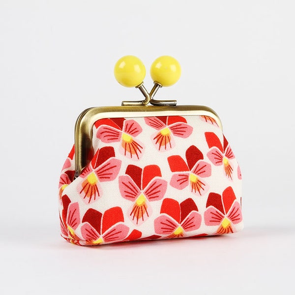 Metal frame coin purse with color bobbles - Pansy in ruby red - Color mum / Loes van Oosten / Kiss lock fabric wallet / yellow red flowers