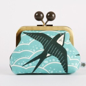 Metal frame coin purse with color bobble - Swallows in aqua - Color dad / Loes Van Oosten / Kisslock fabric wallet