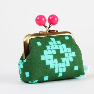 Metal frame coin purse with color bobbles - Tiles in green - Color mum / Geometric pattern / Kisslock fabric wallet / Alexia Abegg