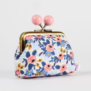 Metal frame coin purse with color bobbles - Rosa perwinkle - Color mum / Rifle Paper fabric / Cotton and Steel / kisslock  pouch / blue pink