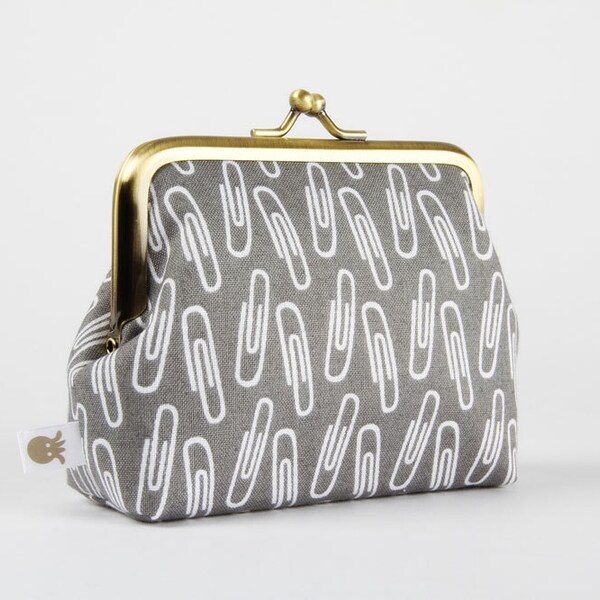 Deep dad - Paper clips on grey - metal frame purse