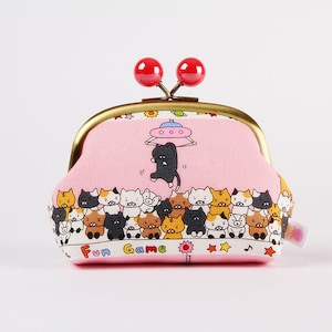 Metal frame coin purse with color bobbles - Cat catcher in pink - Color smile / Kisslock fabric wallet / Kawaii japanese fabric