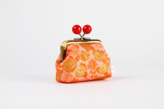 Curio: Roses in Balmy Curio: Roses in Balmy