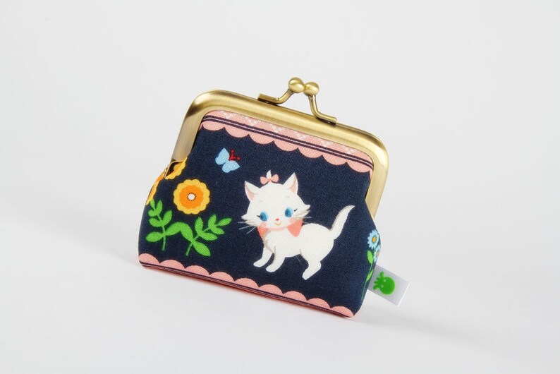 Deep mum Mary the Aristocat metal frame purse image 1