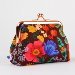 Clasp frame purse - Blossom in burgundy - Big dad rosegold / Rifle Paper / Kisslock fabric wallet / Big flowers