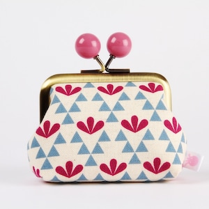 Metal frame coin purse with color bobbles - Triangles and leaves in blue and pink - Color mum / Ellen Baker / Kisslock fabric wallet