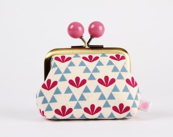 Metal frame coin purse with color bobbles - Triangles and leaves in blue and pink - Color mum / Ellen Baker / Kisslock fabric wallet