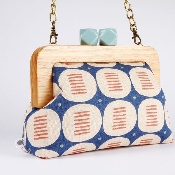 Wooden frame clutch bag with chain strap - Effortless Sail away canvas  - Color wooden trip purse / Japanese fabric / Kisslock Clasp / C+S