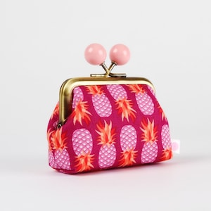 Metal frame coin purse with color bobbles - Pineapples on pink - Color mum / Kisslock fabric purse / Small wallet / Gift for her