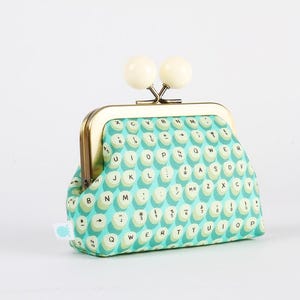 Metal frame coin purse with color bobble - Keys - Color dad / Lysa Flower / kisslock fabric wallet / Typewriter