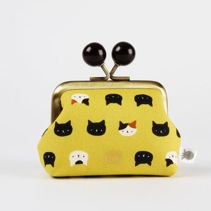 Metal frame coin purse with color bobbles - Neko cats in yellow - Color mum / Japanese fabric / Kisslock fabric wallet / metallic gold