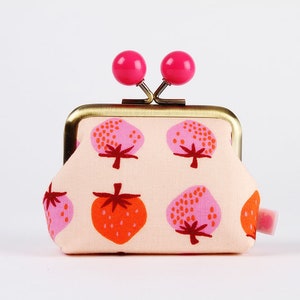 Metal frame coin purse with color bobbles - Strawberry in pale peach - Color mum / Kim Kight / Kiss lock fabric wallet / red purple pink
