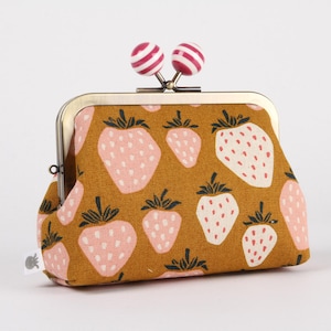 Kiss lock fabric wallet with color bobble - Queen of the berries in ochre - Big pop-up / Double metal frame purse / Loes Van Oosten