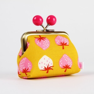 Metal frame coin purse with color bobbles - Strawberry in goldenrod - Color mum / Kim Kight / kisslock fabric wallet / yellow pink copper
