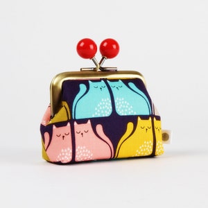Metal frame coin purse with color bobbles - Geo cats - Color mum / Kiss lock fabric wallet / colorful cats purse / blue red pink
