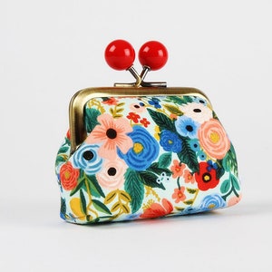 Metal frame coin purse with color bobbles - Petite garden party in blue - Color mum / Rifle Paper /  kisslock fabric wallet / red flowers
