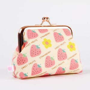 Clasp frame purse - Sweet fruits strawberry - Big dad rosegold / Japanese fabric / Kisslock fabric wallet / yellow pink
