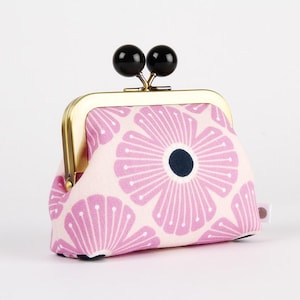 Metal frame coin purse with color bobble - Blossom in reflection canvas - Color dad / Loes Van Oosten / Kisslock fabric wallet / purple