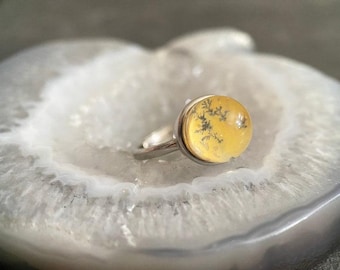 Pyrolusiet in kwartszilver verstelbare ring, bolvorm sterlingzilveren ring met ingesloten kwartskristallen, stenen ring, edelsteenring