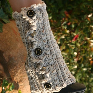 CROCHET PATTERN Vintage Style Leg Warmers with Buttons and Ruffle image 2