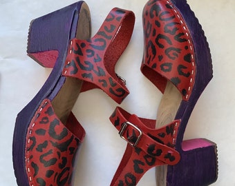 Vintage Red Painted Leopard Print Clogs Size US Women's 11