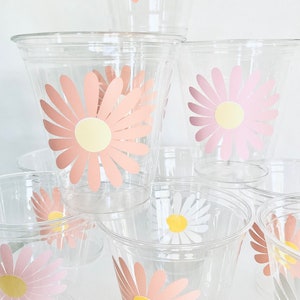 Daisy plastic disposable drink favor cups daisy baby shower daisy birthday wedding straw lids included 12, 16 ounce retro hippie birthday