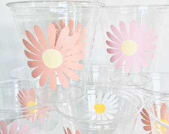 Daisy plastic disposable drink favor cups wildflower baby shower daisy birthday wedding straw lids included 12, 16 oz retro hippie birthday