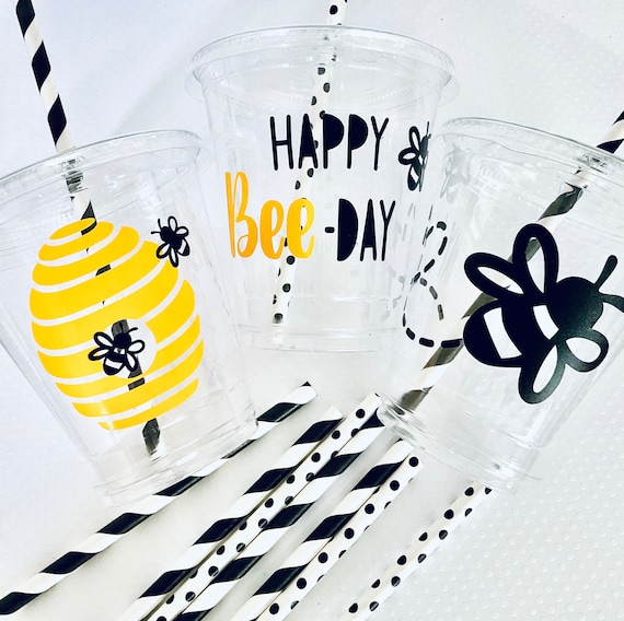 Happy bee day birthday first birthday plastic disposable cups lid and paper straw included 12 ounce bumble bee plastic party favor cups