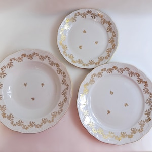 Weimar Katharina Dinner Set - Hand-painted gold rim - Gilded porcelain from the GDR. Vintage Weimar Katharina Dinner Set